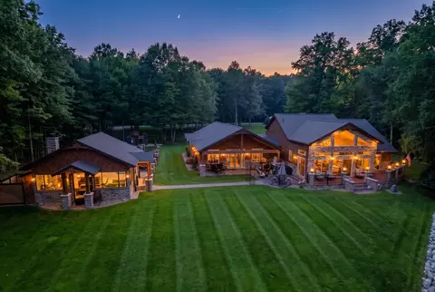 Exterior - 4074 Pineway, Gladwin, MI 48624 photo 6 of 42