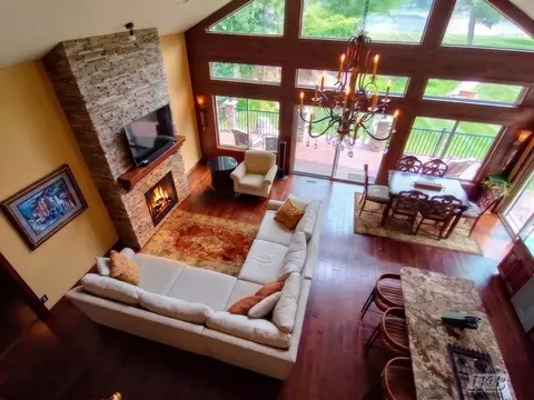 Living - 4074 Pineway, Gladwin, MI 48624 photo 4 of 9