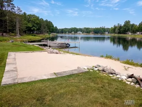 Exterior - 4074 Pineway, Gladwin, MI 48624 photo 25 of 42