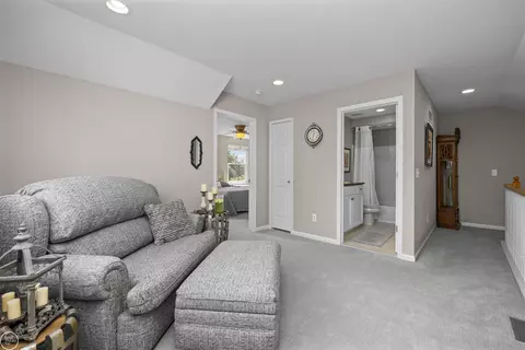 Entry Way - 22800 Amber Riv, Macomb, MI 48042 photo 4 of 5