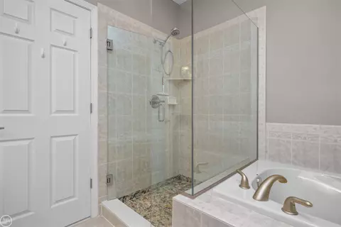 Bath - 22800 Amber Riv, Macomb, MI 48042 photo 4 of 5