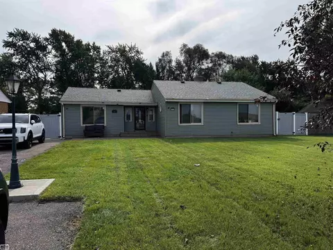 38208 S Groesbeck, Clinton Township, MI 48036