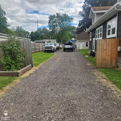 Exterior - 809 Ryan, Owosso, MI 48867 photo 3 of 4
