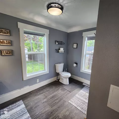 Bath - 809 Ryan, Owosso, MI 48867 photo 1 of 2