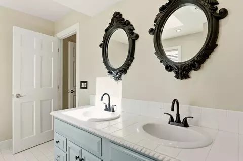 Bath - 7030 Maple, Frankenmuth, MI 48734 photo 4 of 7
