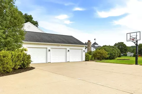 Exterior - 7030 Maple, Frankenmuth, MI 48734 photo 7 of 14