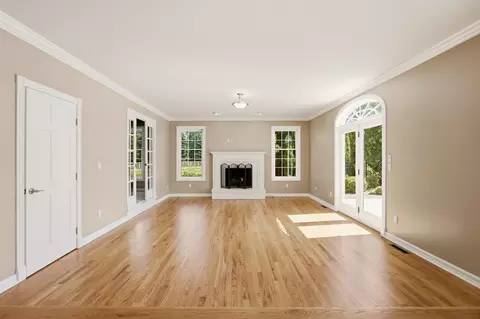 Living - 7030 Maple, Frankenmuth, MI 48734 photo 4 of 10