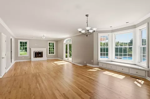 Living - 7030 Maple, Frankenmuth, MI 48734 photo 8 of 10