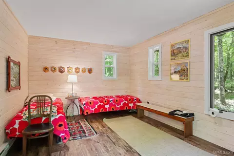 Bedroom - 3018 W Duck Lk, Watersmeet, MI 49969 photo 4 of 4