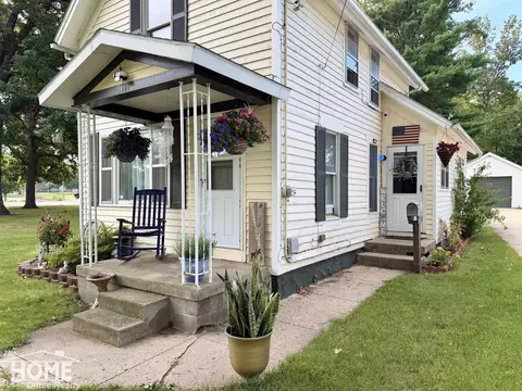 Exterior - 420 E King, Owosso, MI 48867 photo 1 of 4