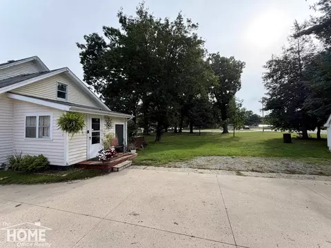 Exterior - 420 E King, Owosso, MI 48867 photo 4 of 4