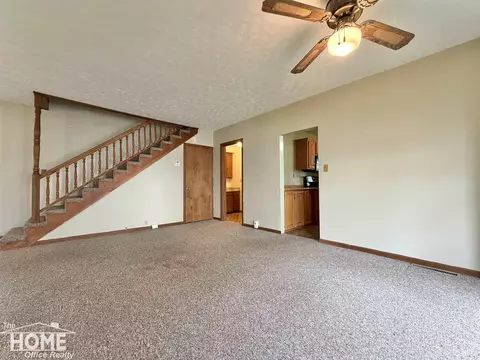 Living - 416 E King, Owosso, MI 48867 photo 5 of 11