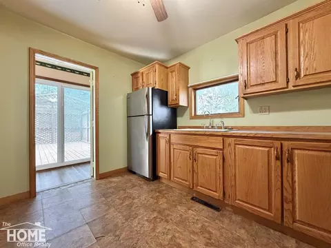 Kitchen - 416 E King, Owosso, MI 48867 photo 1 of 4