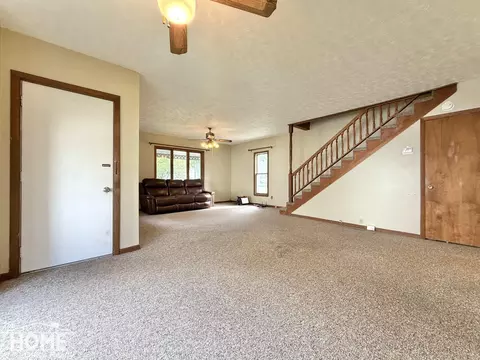 Living - 416 E King, Owosso, MI 48867 photo 3 of 11