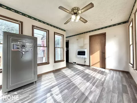 Living - 416 E King, Owosso, MI 48867 photo 10 of 11