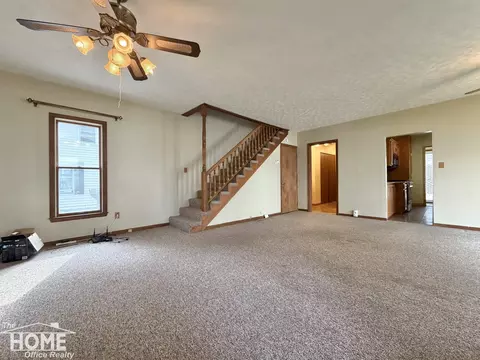 Living - 416 E King, Owosso, MI 48867 photo 6 of 11