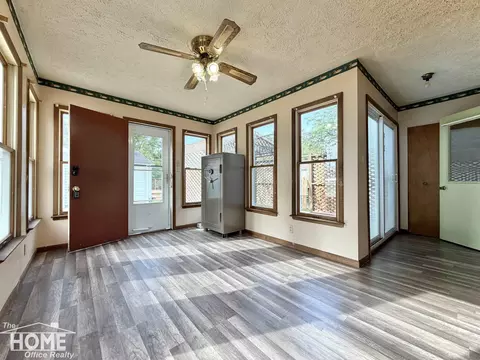 Exterior - 416 E King, Owosso, MI 48867 photo 3 of 16