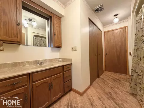 Bath - 416 E King, Owosso, MI 48867 photo 1 of 2