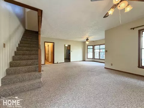 Living - 416 E King, Owosso, MI 48867 photo 7 of 11
