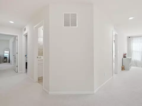 Entry Way - 49499 Hummel, Macomb, MI 48044 photo 6 of 7