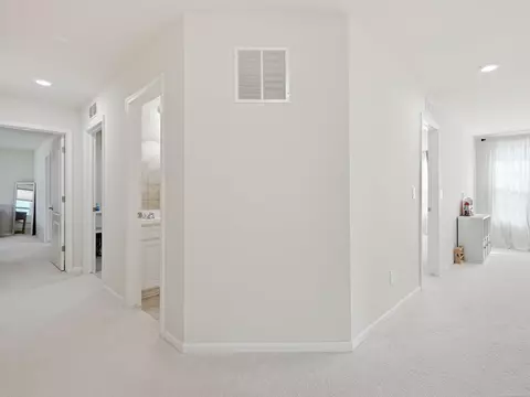 Entry Way - 49499 Hummel, Macomb, MI 48044 photo 6 of 7