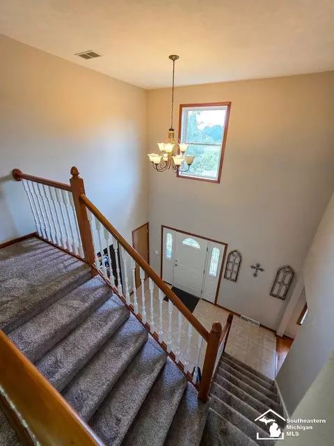 Entry Way - 605 Nadeau, Monroe, MI 48162 photo 2 of 3