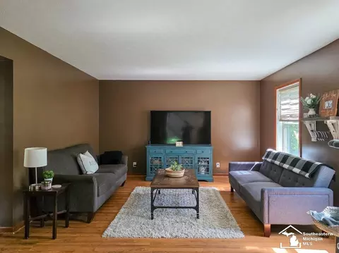 Living - 605 Nadeau, Monroe, MI 48162 photo 1 of 3