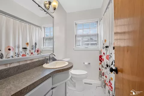 Bath - 17606 Valade, Riverview, MI 48193 photo 1 of 2