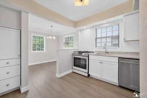 Kitchen - 17606 Valade, Riverview, MI 48193 photo 1 of 3