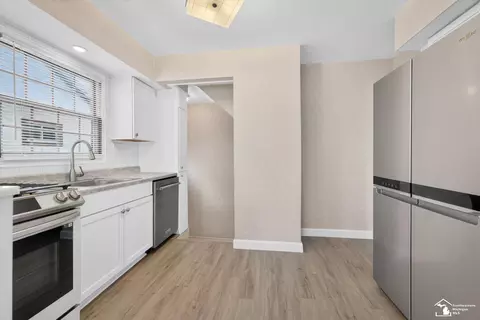 Kitchen - 17606 Valade, Riverview, MI 48193 photo 3 of 3