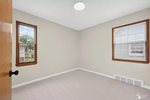 Bedroom - 17606 Valade, Riverview, MI 48193 photo 6 of 7