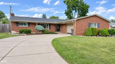 35358 Bobcean, Clinton Township, MI 48035
