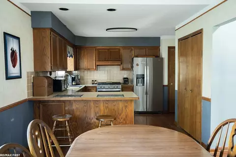 Kitchen - 48315 Walden, Macomb, MI 48044 photo 2 of 2