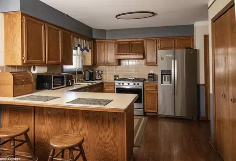 Kitchen - 48315 Walden, Macomb, MI 48044 photo 1 of 2