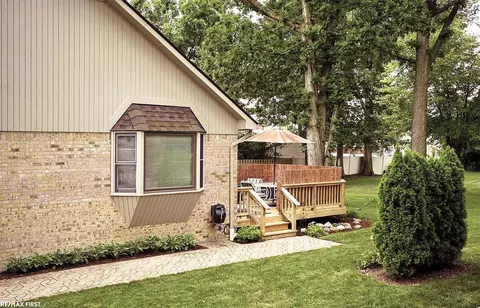 Exterior - 48315 Walden, Macomb, MI 48044 photo 4 of 10