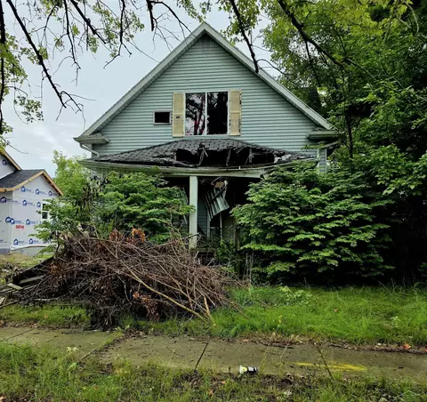 1614 N Oakley, Saginaw, MI 48602