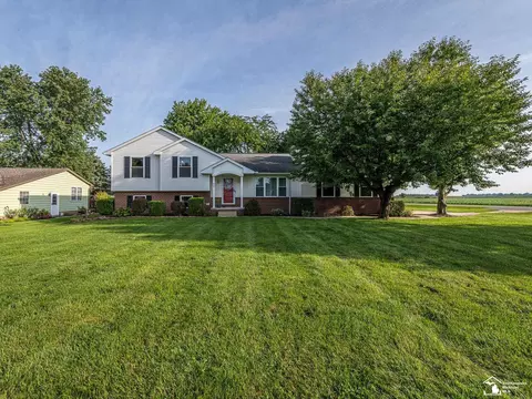 402 East, Blissfield, MI 49228