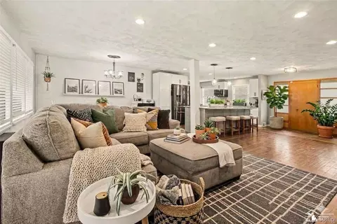 Living - 330 Cole, Monroe, MI 48162 photo 1 of 6