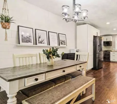 Dining - 330 Cole, Monroe, MI 48162 photo 1 of 3