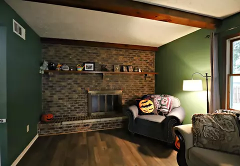 Living - 306 N Hampton, Durand, MI 48429 photo 2 of 2