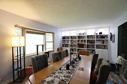 Dining - 306 N Hampton, Durand, MI 48429 photo 3 of 4
