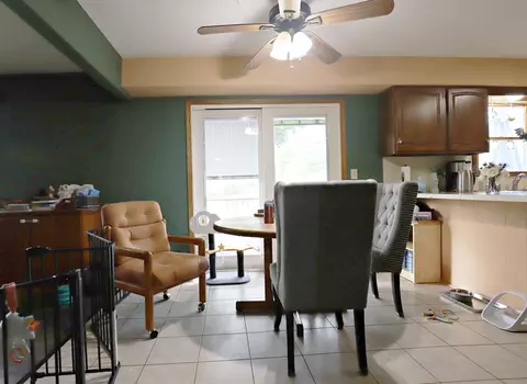 Dining - 306 N Hampton, Durand, MI 48429 photo 4 of 4