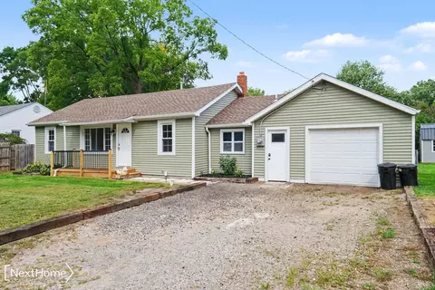 Exterior - 1093 Corydon, Mount Morris, MI 48458 photo 5 of 7