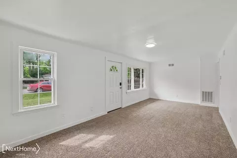 Living - 1093 Corydon, Mount Morris, MI 48458 photo 1 of 3