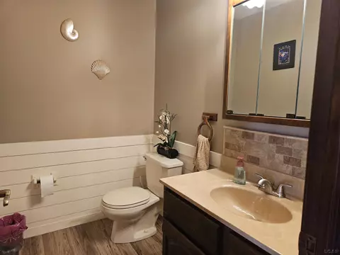 Bath - 2825 5th, Monroe, MI 48162 photo 1 of 4