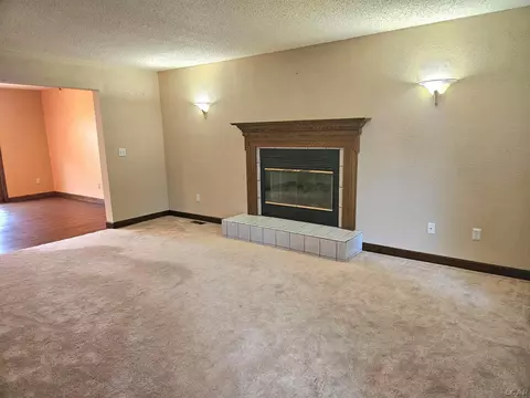 Living - 2825 5th, Monroe, MI 48162 photo 2 of 4