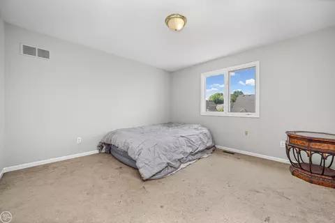 Bedroom - 21615 Kendyl, Macomb, MI 48044 photo 2 of 3