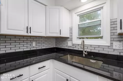 Kitchen - 905 Liberty, Algonac, MI 48001 photo 2 of 3