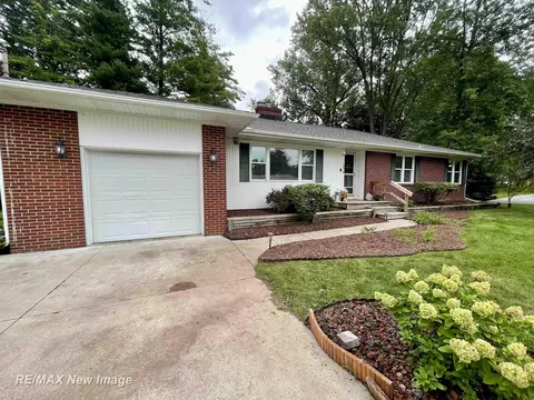 1870 Mcarthur, Saginaw, MI 48638