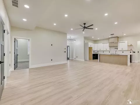 Living - 2706 S Custer, Monroe, MI 48161 photo 5 of 8